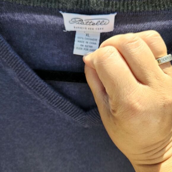 Piatelli barney's new york blue cashmere v neck sweater - Picture 2 of 4